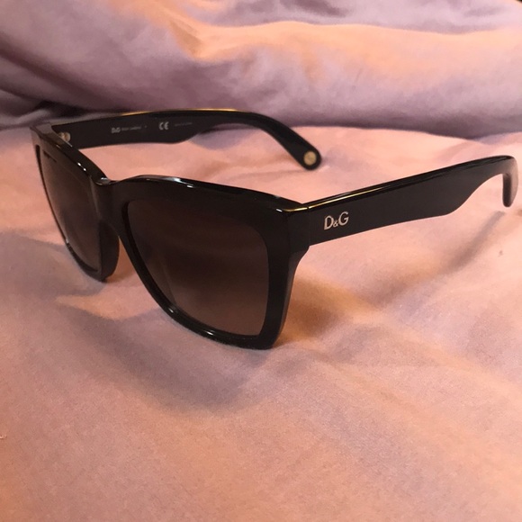 Dolce & Gabbana Accessories - Dolce & Gabbana Black sunglasses LIKE NEW!